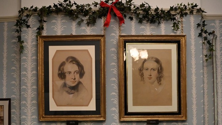 Σπάνια αντικείμενα του Τσαρλς Ντίκενς σε έκθεση στο αφιερωμένο στη ζωή και το έργο του Μουσείο