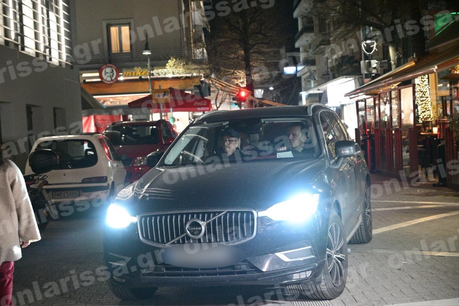 Λάρισα: Έφτασαν στα Δικαστήρια οι γονείς και ο θείος του Βασίλη Καλογήρου (ΦΩΤΟ)