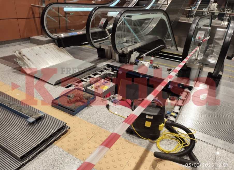 Μετρό Θεσσσαλονίκης: Εκτός λειτουργίας κυλιόμενες σκάλες στον σταθμό Δημοκρατίας – Γίνονται επισκευές (ΦΩΤΟ)