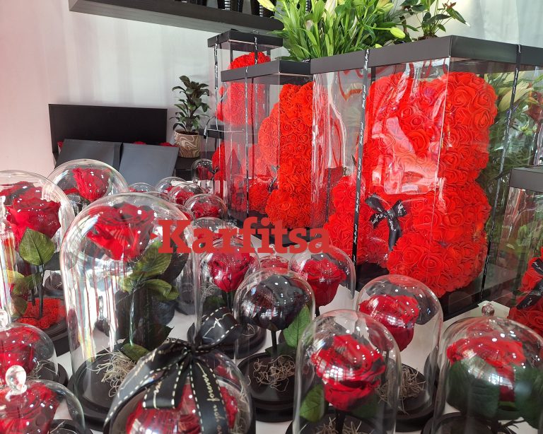 Θεσσαλονίκη: «Βασιλιάς» το κόκκινο τριαντάφυλλο στα ανθοπωλεία για τον Άγιο Βαλεντίνο - Οι τιμές για μπουκέτα και συνθέσεις