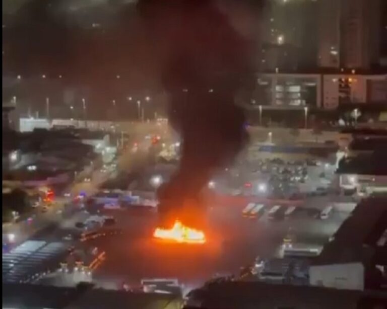 Ισραήλ: Εκρήξεις σε σταθμευμένα λεωφορεία, στα νότια του Τελ Αβίβ - Δεν αναφέρθηκαν τραυματισμοί