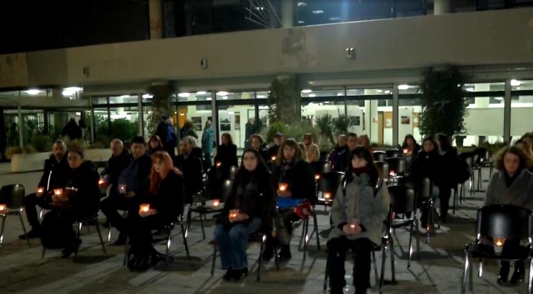 ΑΠΘ: «57 Καρέκλες δεν πρέπει να μείνουν άδειες» – Εκδήλωση για τα θύματα των Τεμπών