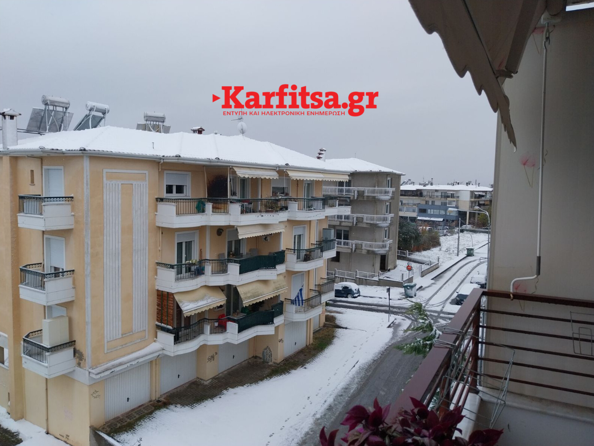 Κοζάνη: Έπεσαν νιφάδες χιονιού στο κέντρο της πόλης – Χαμηλές θερμοκρασίες στην περιοχή (Video)