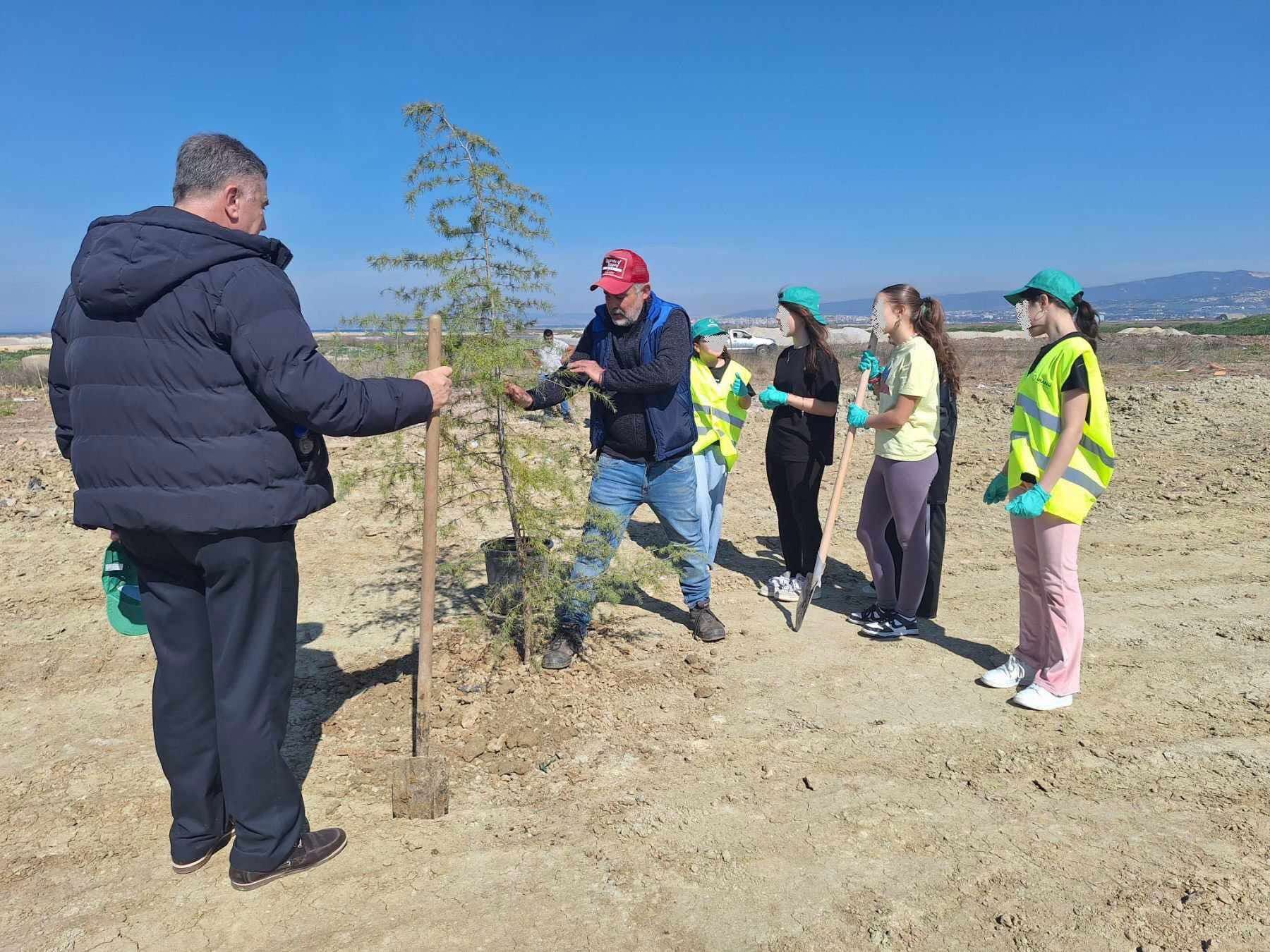 Θεσσαλονίκη: “Μπαζότοπος” στο δήμο Θερμαϊκου μετατρέπεται σε χώρο πρασίνου (ΦΩΤΟ)