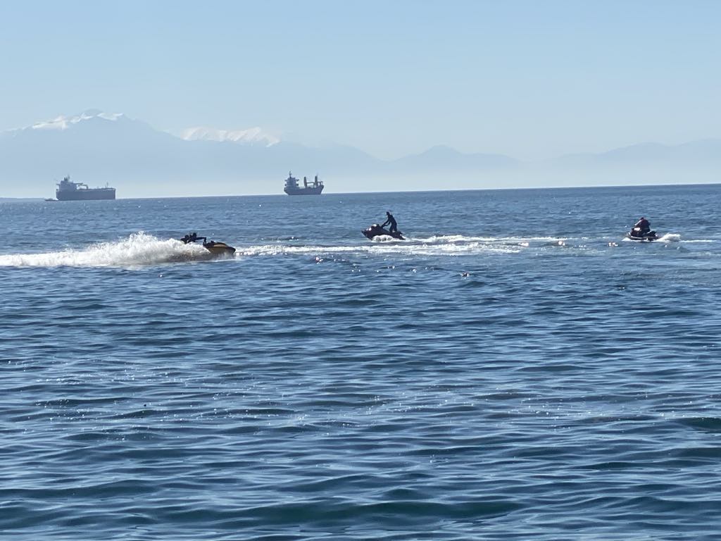 Θεσσαλονίκη: Εντυπωσιακό Jet ski στην παραλία – Ξεσήκωσαν τους περαστικούς (ΦΩΤΟ – ΒΙΝΤΕΟ)