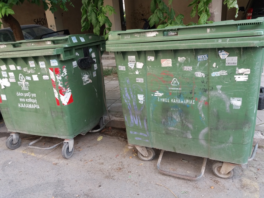 Θεσσαλονίκη: Μήνυση του Δήμου Καλαμαριάς σε ασυνείδητο που άδειαζε βοθρολύματα σε πράσινο κάδο (ΦΩΤΟ)