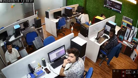 Youtuber ξεσκέπασε Ινδούς απατεώνες που στοχοποιούσαν λογαριασμούς στην Ελλάδα! (Video)