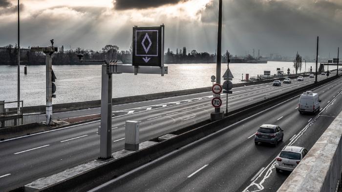 Μια νέα πινακίδα μπαίνει στους δρόμους της Ευρώπης -Τι σημαίνει, τι πρέπει να κάνεις όταν τη δεις