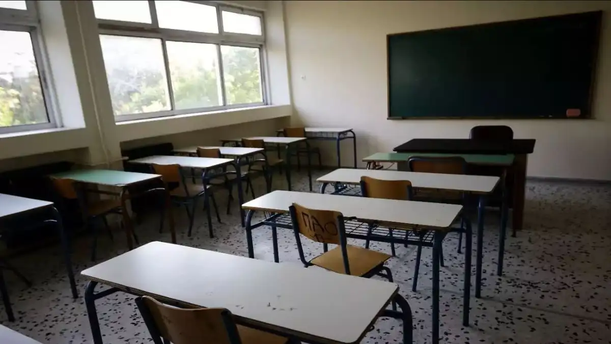 Λάρισα: 9χρονο αγοράκι πνίγηκε τρώγοντας πορτοκάλι στο σχολείο – Μεταφέρεται στη ΜΕΘ Παίδων του Πανεπιστημιακού Νοσοκομείου