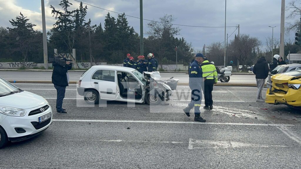 Δύο νεκροί και τέσσερις τραυματίες από καραμπόλα τριών οχημάτων στην Κατεχάκη