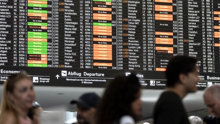 Το αεροδρόμιο της Ζυρίχης σταματά τις ανακοινώσεις στη γαλλική γλώσσα
