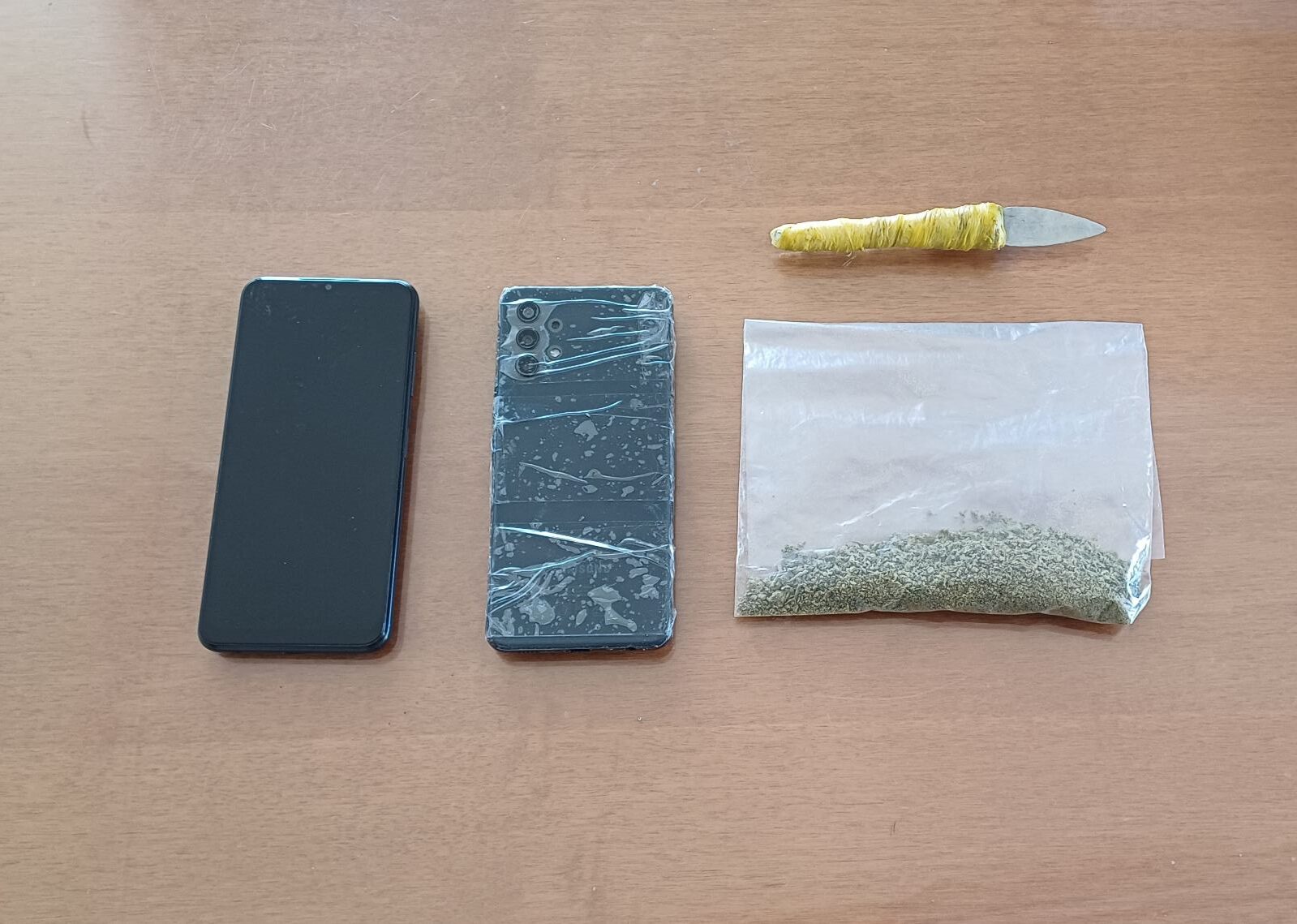 Τρίκαλα: Ναρκωτικά, μαχαίρι και κινητά σε έφοδο στις φυλακές