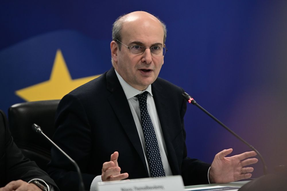ΕΛΚ: Άνετη επανεκλογή Βέμπερ – Ποιες οι πιθανότητες σήμερα για τον Χατζηδάκη