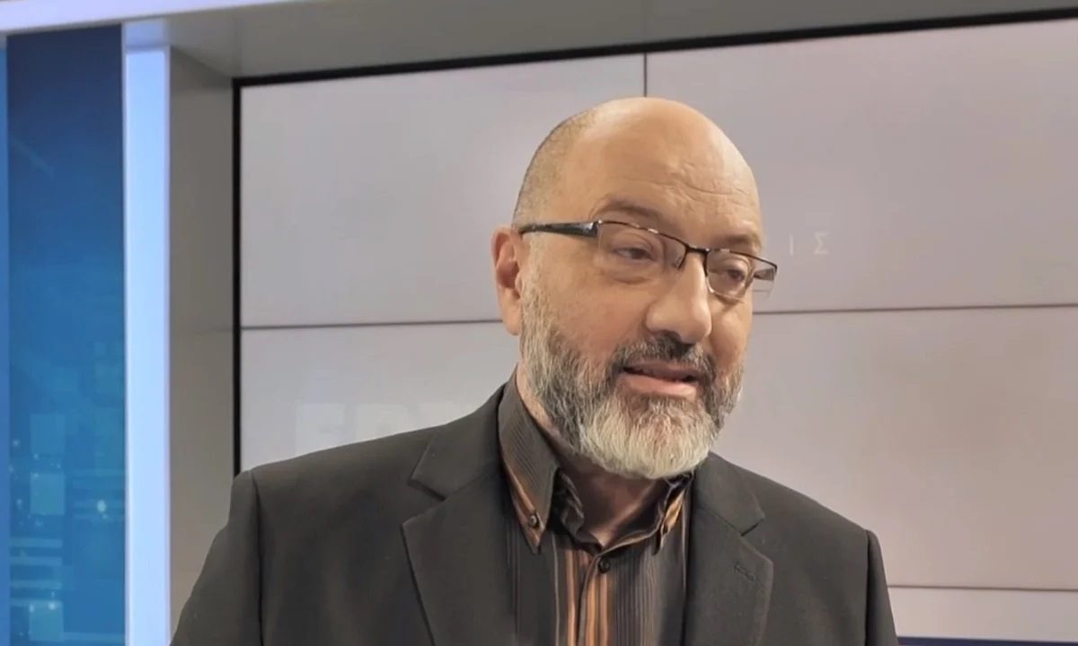 Σάκης Αρναούτογλου: «Ευτυχώς οι γονείς μας δεν έκαναν άλλα παιδιά, θα γέμιζε η τηλεόραση με Αρναούτογλου»