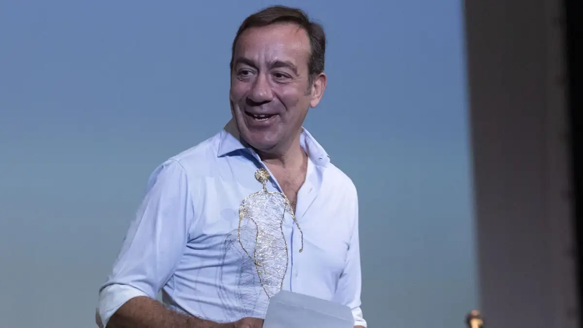 Σωτήρης Καλυβάτσης: «Η ουσία είναι ότι ο Μάρκος Σεφερλής είναι μοναδικός στο είδος του»