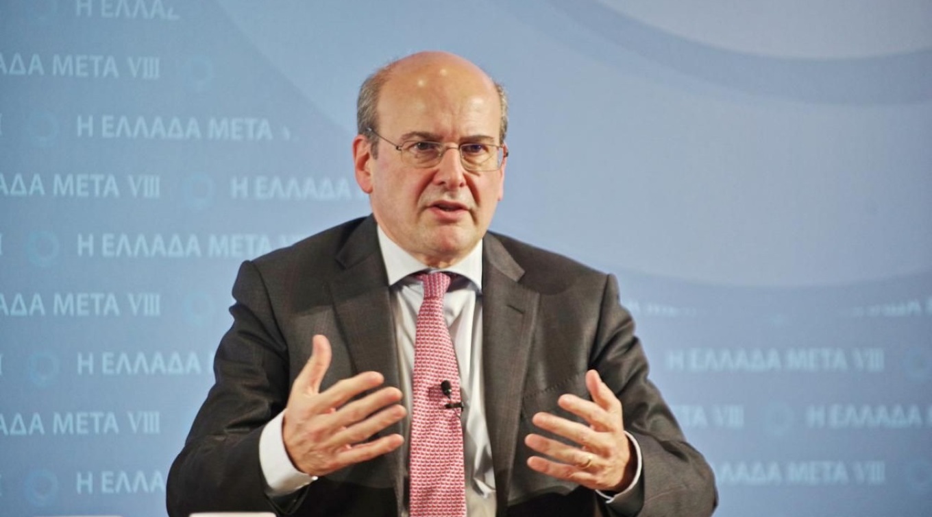 Χατζηδάκης: Δίνουμε μεγάλη δεύτερη ευκαιρία στη μεσαία τάξη για τη ρύθμιση του «κόκκινου» ιδιωτικού χρέους