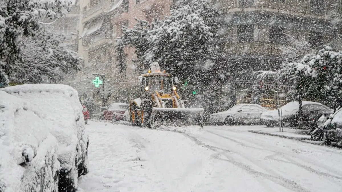 Καιρός: Ψυχρό μέτωπο φέρνει χειμωνιάτικες θερμοκρασίες και χιόνια μέσα στον Απρίλιο – Άνοιξη και πάλι από τη Μεγάλη Εβδομάδα