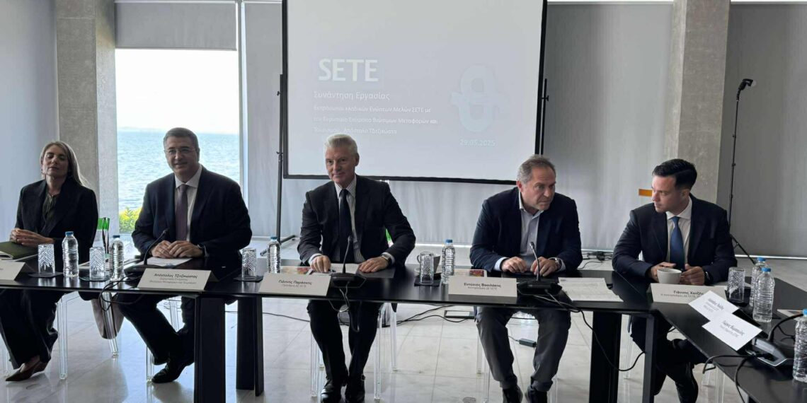 Συνάντηση εργασίας Τζιτζικώστα - ΣΕΤΕ: Η Θεσσαλονίκη ηγείται της τουριστικής κούρσας