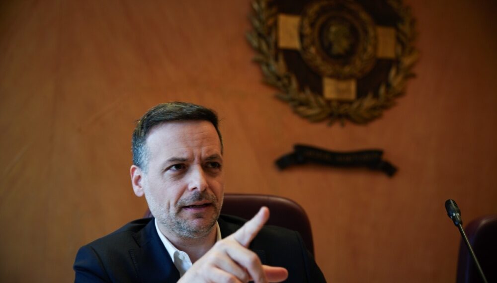 Ψήφισμα του Δ. Αθηναίων για τη Γάζα: Ο Χ. Δούκας «απέναντι» στη Χαρ. Τρικούπη