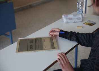 Πανελλαδικές 2025: Τα θέματα και οι απαντήσεις σε Νεοελληνική Γλώσσα και Λογοτεχνία για τα ΓΕΛ