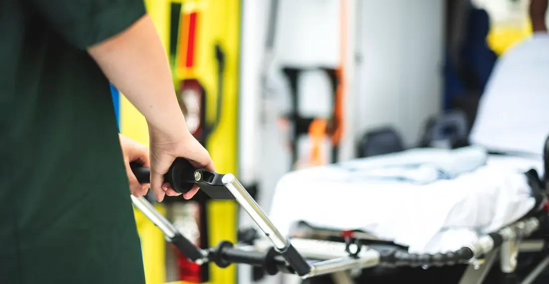 Θεσσαλονίκη: Πλήρωμα ιδιωτικού ασθενοφόρου… έκλεψε καρδιογράφο από νοσοκομείο!