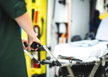 Θεσσαλονίκη: Πλήρωμα ιδιωτικού ασθενοφόρου… έκλεψε καρδιογράφο από νοσοκομείο!