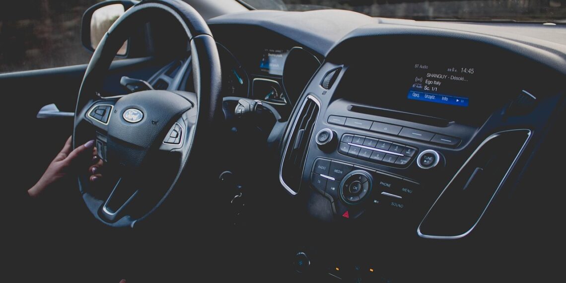 Αυτά είναι τα αυτοκίνητα που εντυπωσιάζουν τις γυναίκες -Ποιοι οδηγοί θεωρούνται πιο ελκυστικοί