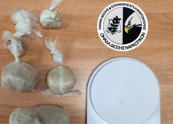 Τους «τσάκωσαν» με ηρωίνη – Έκρυβαν τα ναρκωτικά στο πορτμπαγκάζ (φωτό – vid)