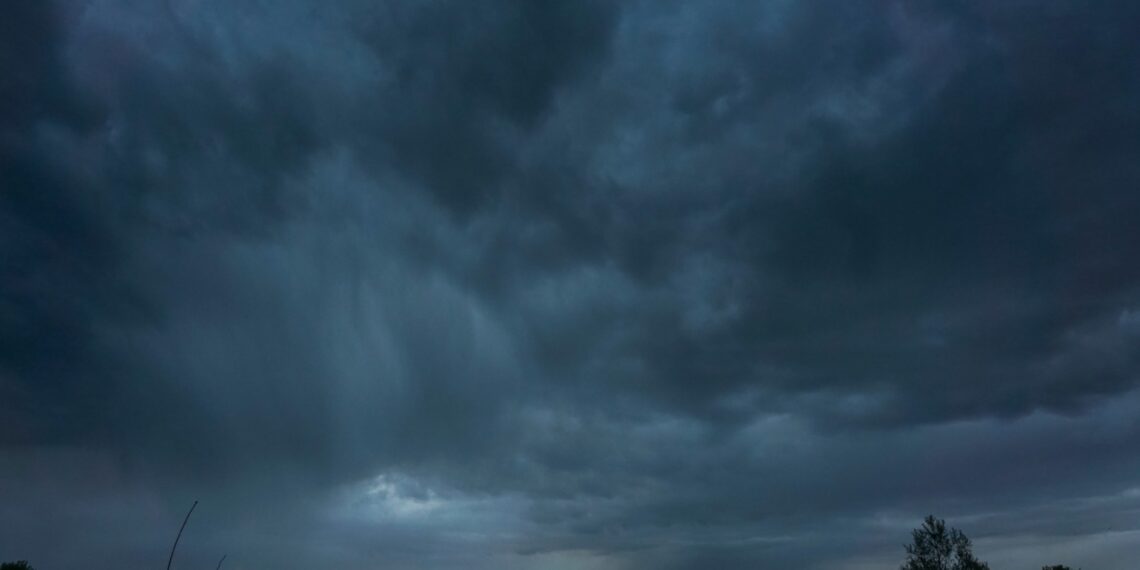 Άστατος ο καιρός, με τοπικές βροχές σε όλη τη χώρα