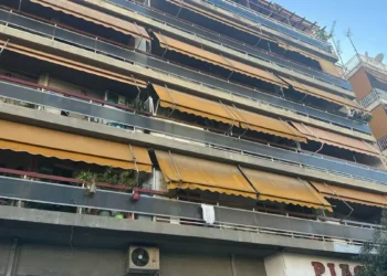 «Το παιδί ήταν σφαγμένο» – Συγκλονίζει ο παππούς της 7χρονης που πέρασε μέσα από τζαμαρία