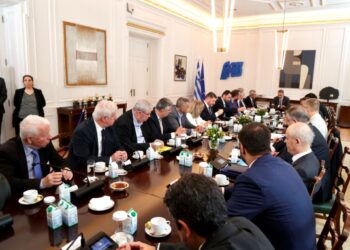 Στον Κυριάκο Μητσοτάκη οι 13 Περιφερειάρχες της χώρας