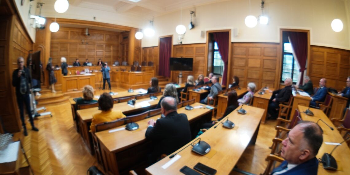 Γκρίνια σε ΝΔ – ΠΑΣΟΚ για την Προανακριτική – Ποιοι κρατούν αποστάσεις