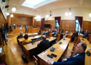 Γκρίνια σε ΝΔ – ΠΑΣΟΚ για την Προανακριτική – Ποιοι κρατούν αποστάσεις