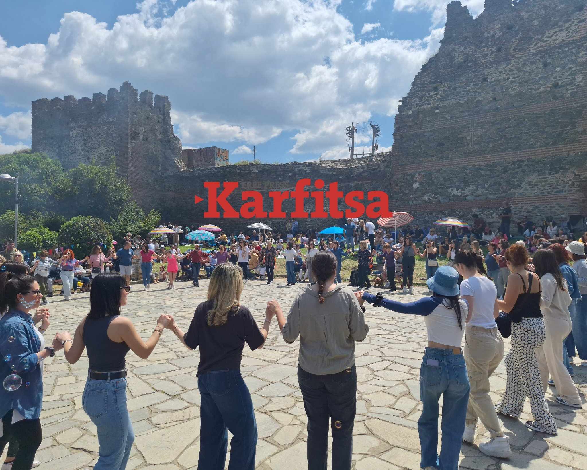 Κοσμοπλημμύρα στην Άνω Πόλη για την Πρωτομαγιά – Γλέντι με ψησταριές, μουσική και πικνίκ (ΦΩΤΟ+Video)