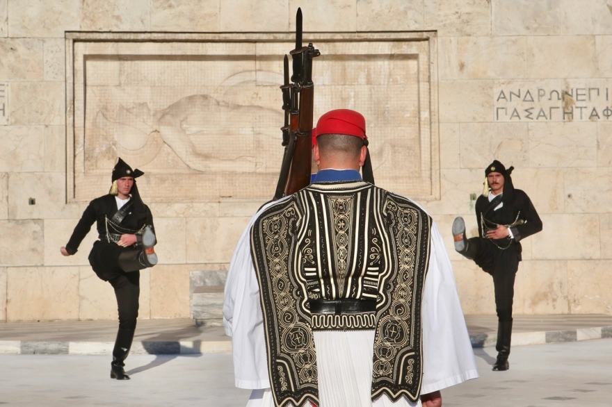 Γενοκτονία των Ποντίων - Σύνταγμα: Όταν η μνήμη στέκει προσοχή (Φωτο-Βίντεο)