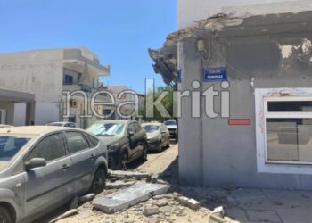 Ηράκλειο: Κατέρρευσε τμήμα ταράτσας από κτίριο! (ΦΩΤΟ)