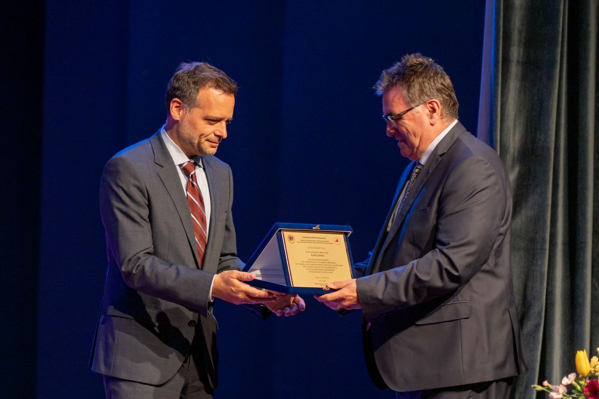 Πανεπιστήμιο Θεσσαλίας: 30 χρόνια λειτουργίας του ΤΕΦΑΑ – Τιμητική πλακέτα στον Δούκα