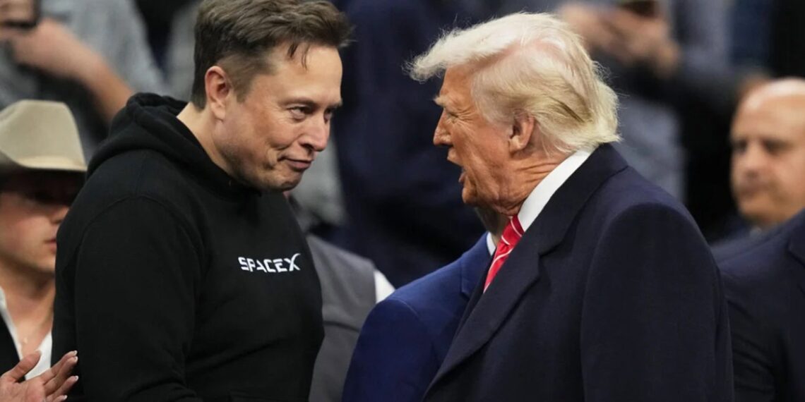 Τέλος οι φιλίες: Ο Μασκ κάνει τα πάντα για να «ρίξει» τον Τραμπ! (photo)