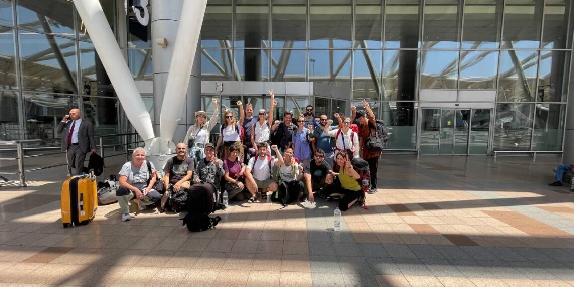 Ελεύθεροι οι Έλληνες στο Κάιρο – Συνεχίζουν την πορεία προς τη Γάζα