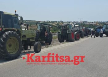 Στο «Μπλόκο» της αστυνομίας με τα τρακτέρ τους οι αγρότες