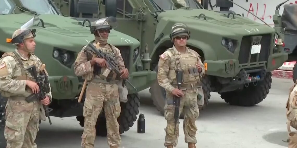 Χάος στο Λος Άντζελες: Εθνοφρουρά και προειδοποιήσεις Τραμπ για επικίνδυνη βία