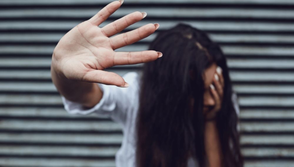 Βία ανηλίκων - Ανήλικη στον Εύοσμο