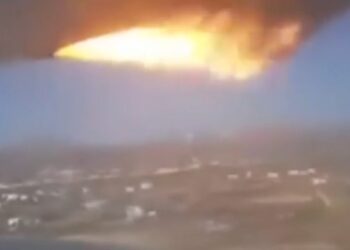 Τρόμος στον αέρα – Φωτιά σε κινητήρα αεροπλάνου της Olympic Air (Video)