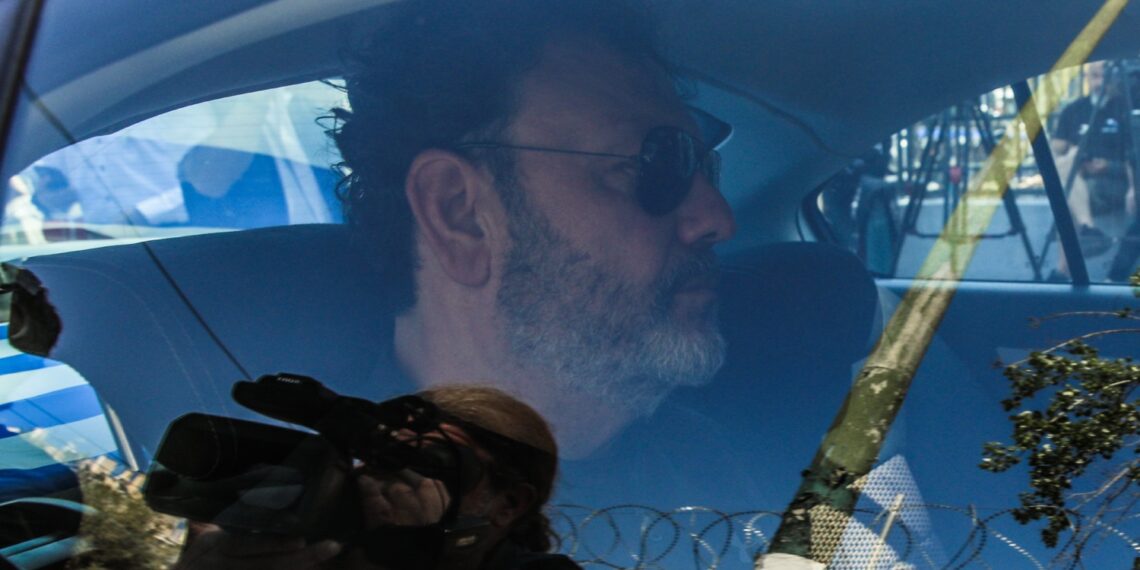 Στάθης Αγγελόπουλος: Ποινική δίωξη στον τραγουδιστή για ενδοοικογενειακή σωματική βλάβη