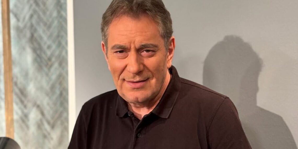 Τα «έδωσε» όλα στο γάμο του αδερφού του ο Άγγελος Διονυσίου (video)