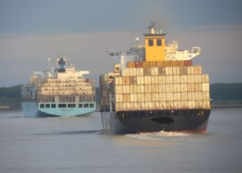 Στο «κόκκινο» τα ασφάλιστρα των εμπορικών πλοίων