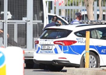 Αζέρος με βρετανικό διαβατήριο ο άνδρας που κρατείται στην Κύπρο