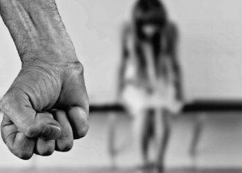 Ενδοοικογενειακή απειλή… από παρ’ ολίγον γυναικοκτονία