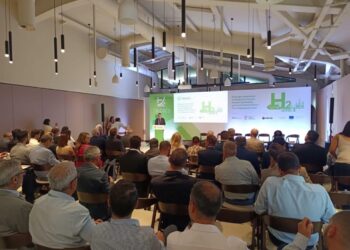 Χρ. Δήμας: «Η πολιτεία συμμετέχει ενεργά στις δράσεις για τη χρήση του υδρογόνου στις οδικές μεταφορές»