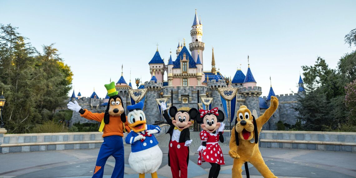 Έρευνα για παράνομο γάμο στη Disneyland – Σκοτεινή υπόθεση με ανήλικες στη Γαλλία